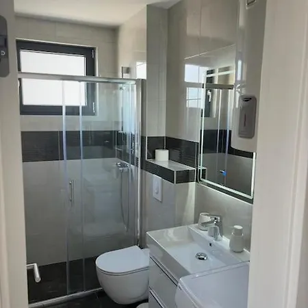 Lovely Sea View Studio In Center Apartment Makarska