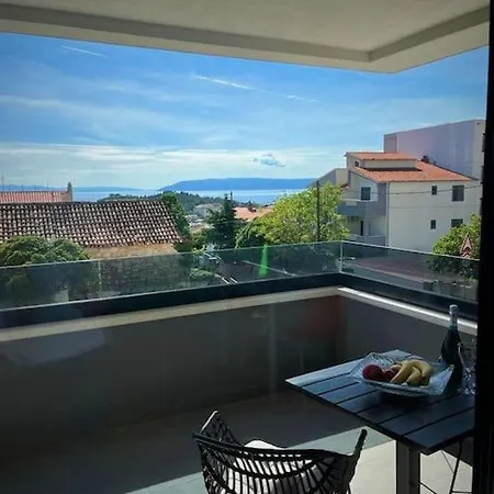 Lovely Sea View Studio In Center Apartment *